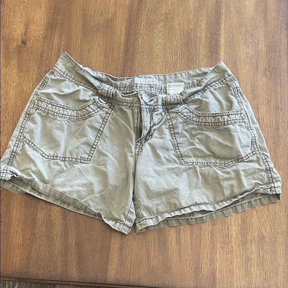 UNIONBAY Women's Olive Cargo Shorts